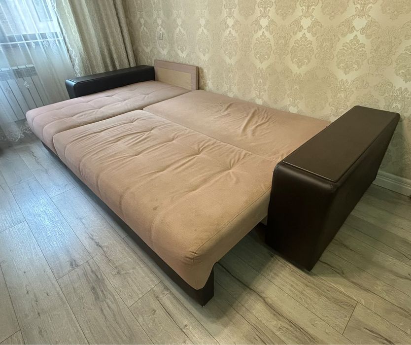 Срочно продам диван