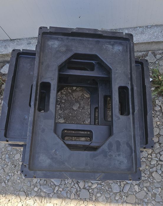 Cutie plastic cu inchidere ermetică si carut transp. cutie 60x40x36 cm