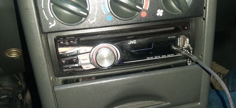 Автомагнитола JVC