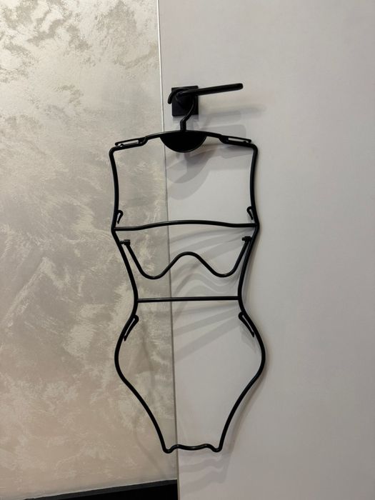 Контурные плечики