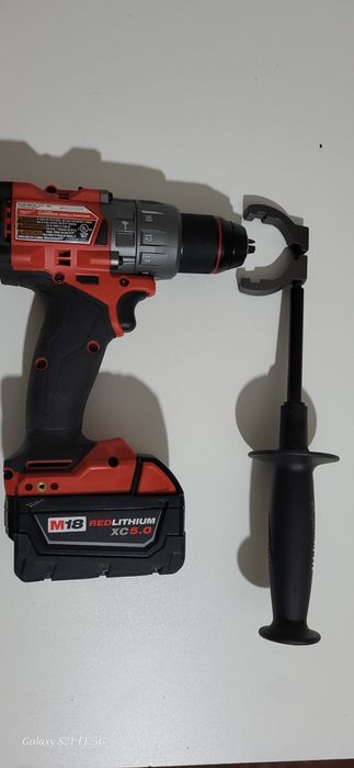 Ударный шруповерт MILWAUKEE