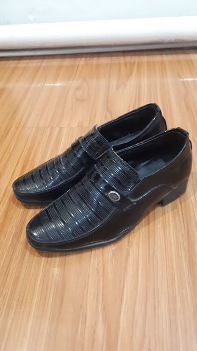 Продам туфли для мальчика