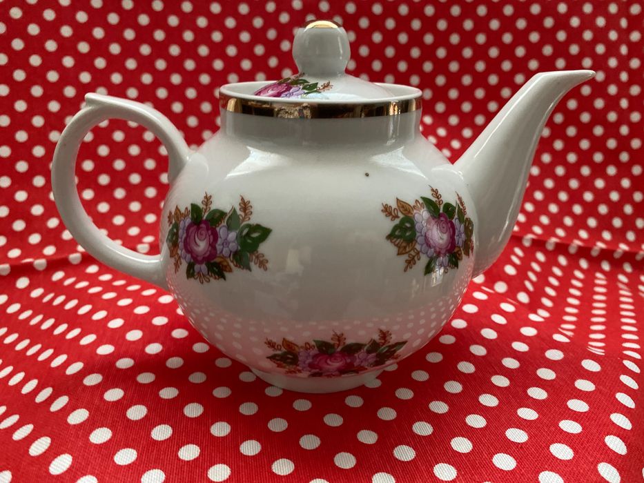 Стар порцелан немски и английски-чаши, чинии, купи, чайници и други