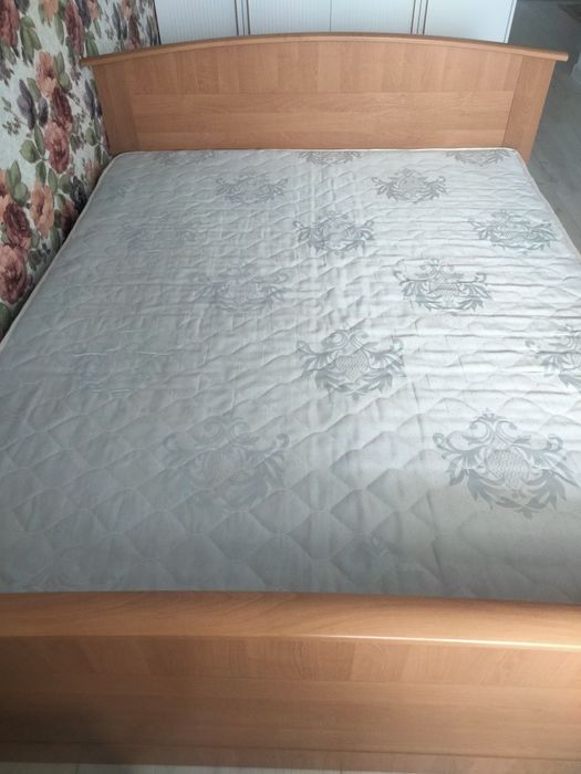 Двухспальная кровать