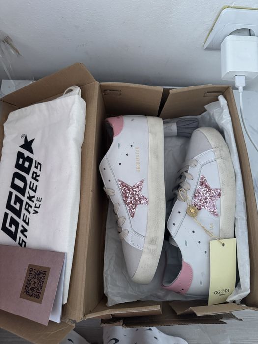 Adidasi golden goose nr 38 QR sireturi schimb saculet