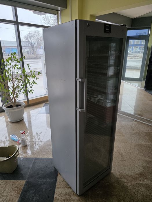 Хладилна витрина LIEBHERR