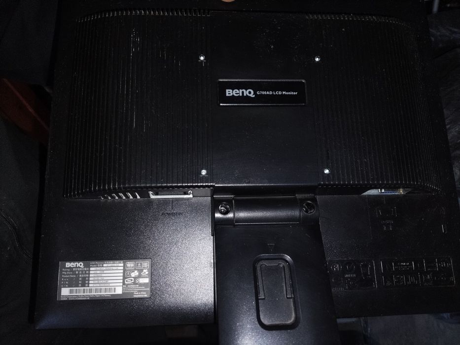 Монитор BENQ почти не использован