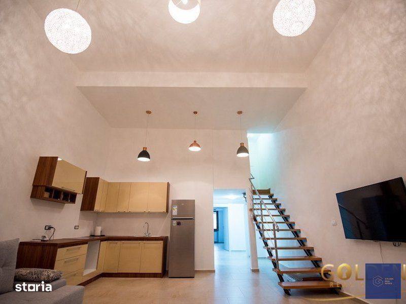 Apartament  B-dul Revolutiei, cladire perioada interbelica, comision 0