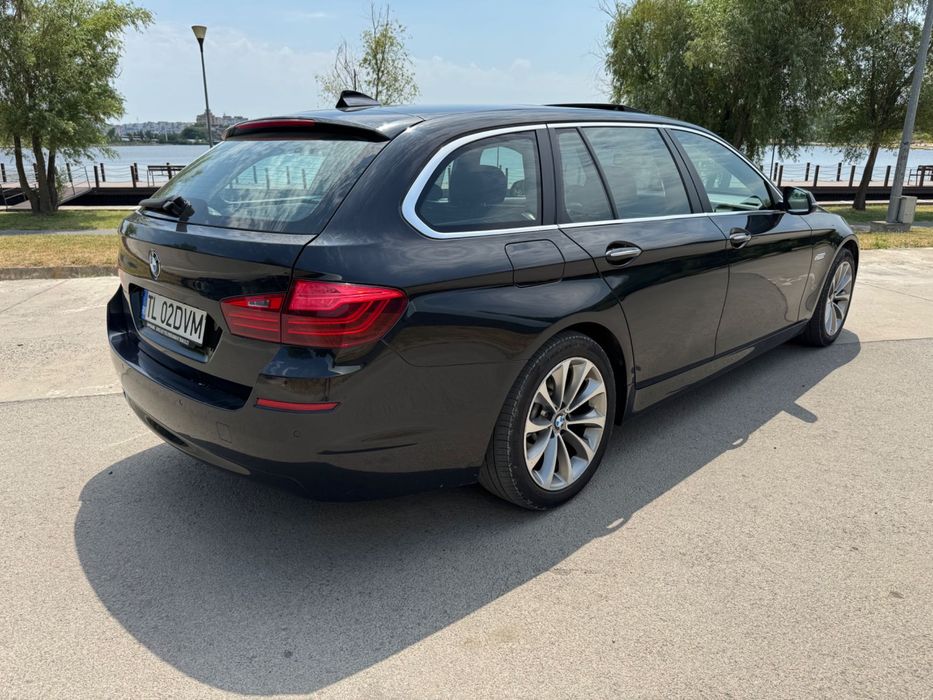 BMW 520 xdrive / 190cp / 2016 / Panoramic / Distronic