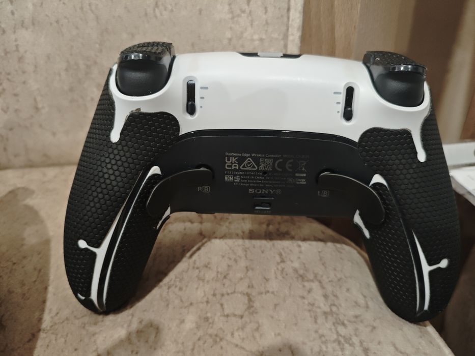 Sony Dualsense Edge - отличен