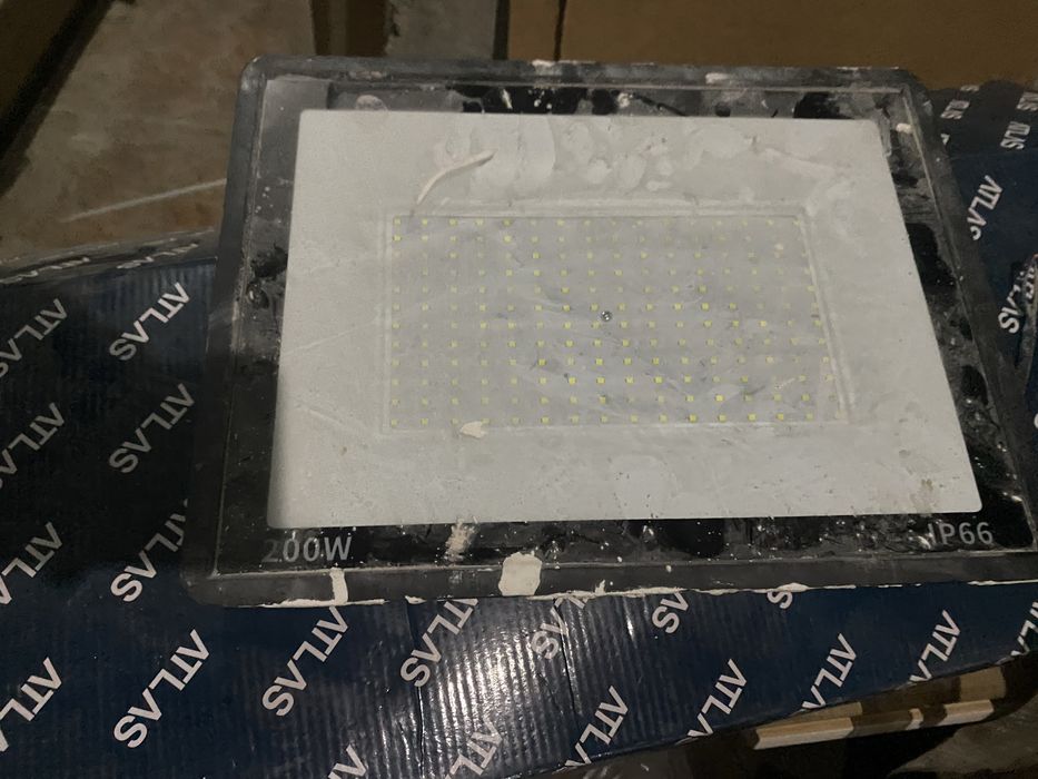 Продам 200ват прожектор светодиодный