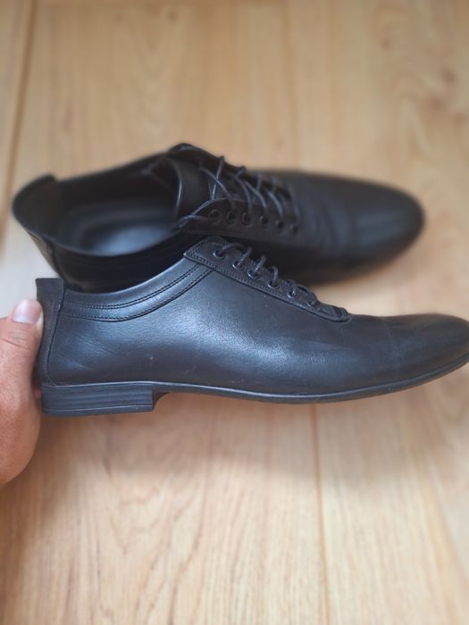 Абитуриентски костюм