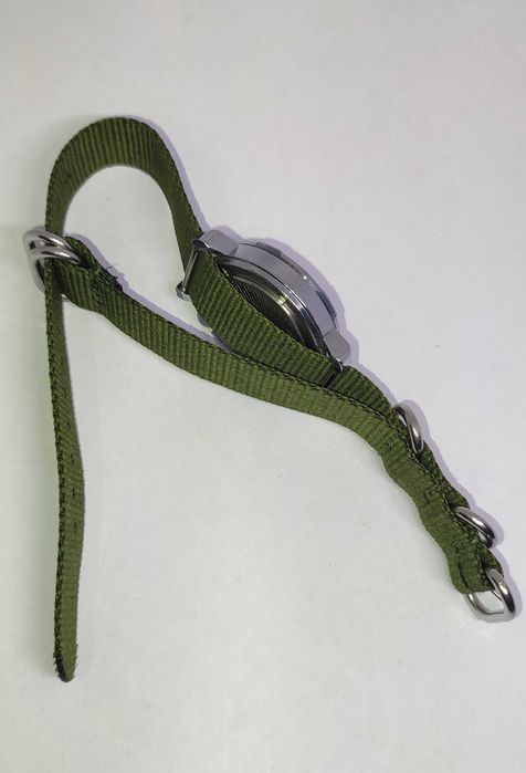 Винтидж Восток КОМАНДИРСКИ механичен водоустойчив часовник 17 камъка