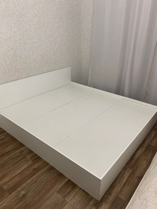 Двухспальная кровать