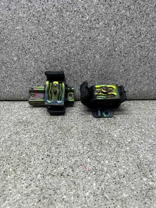 Подушки опоры двигателя TD27 Мистраль Террано 2 R20 WD21 б/у оригинал