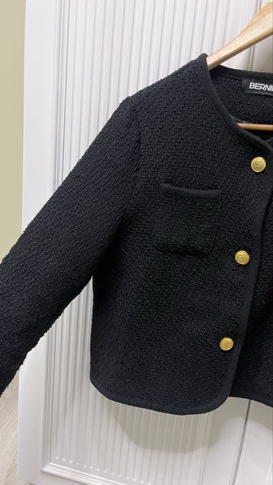 Стильный чёрный пиджак — почти новый