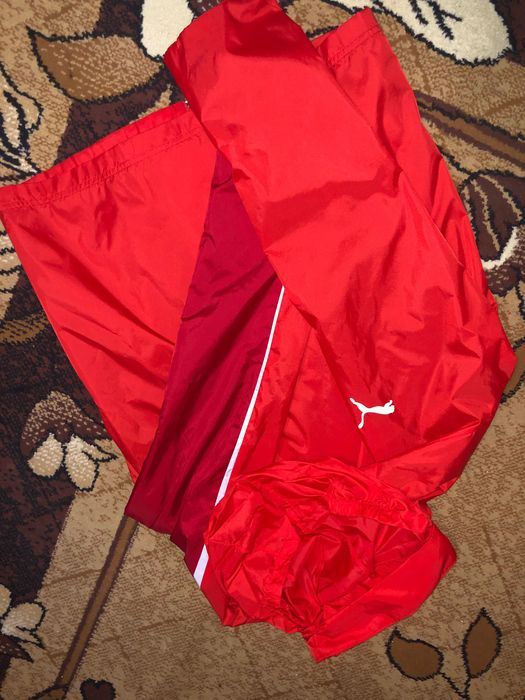 Ново спортно горнище,ветробранка на Пума размер М