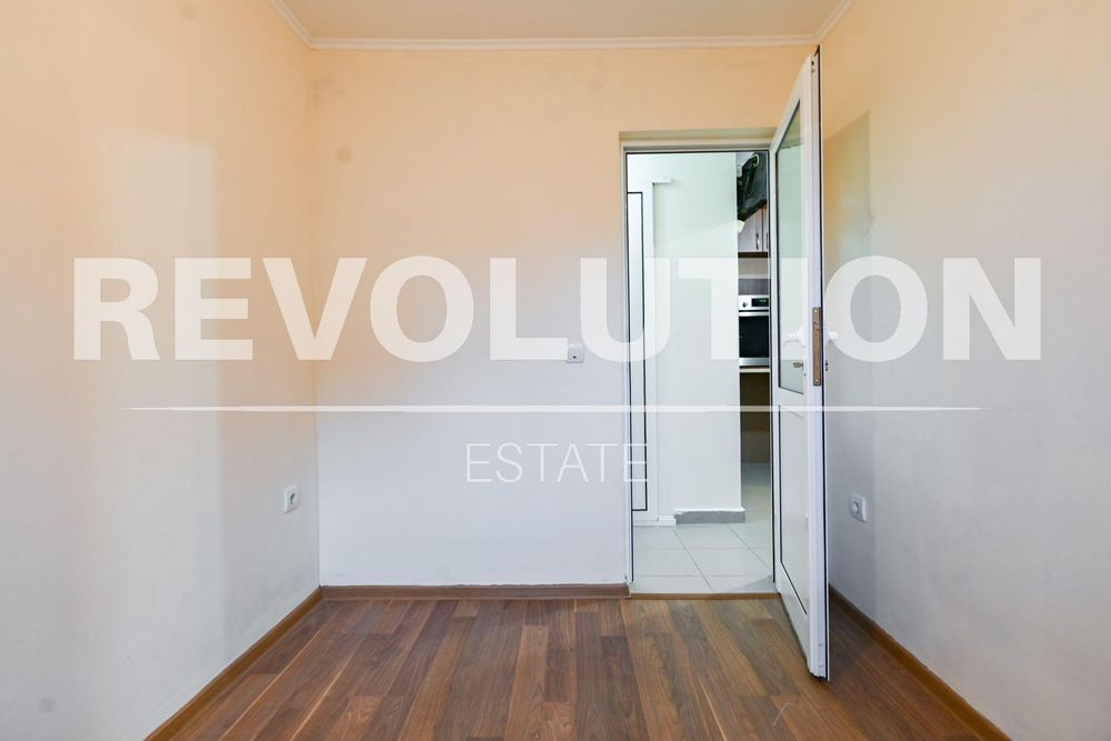 Етаж от къща в гр. Банкя.