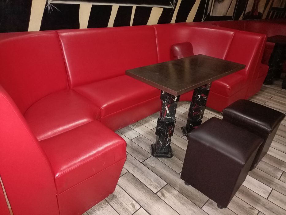 Продам комплект диваны и столы