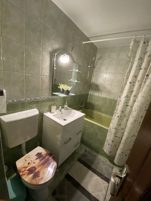 Inchiriez apartament cu 2 camere decomandate