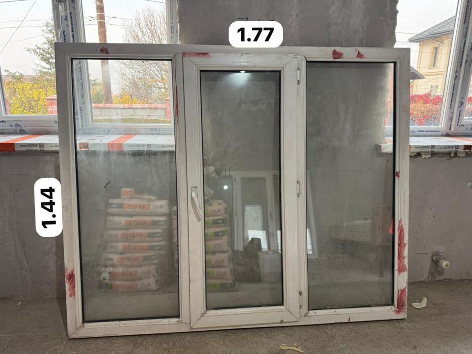 Пластиковые окна и дверь (б/у)