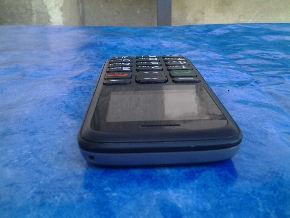 **Telefon mobil Seniori, Taste Mari, Buton SOS, Meniu simplu