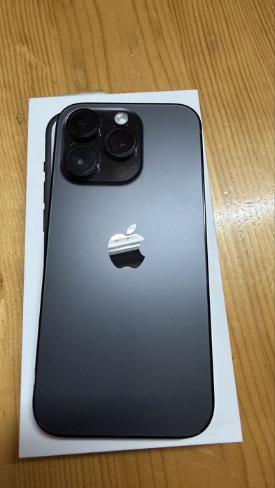 Продавам телефон iPhone 14 pro