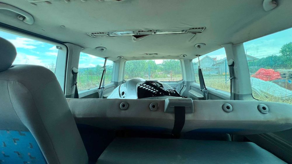 Vand VW Caravelle T5 pentru dezmembrari