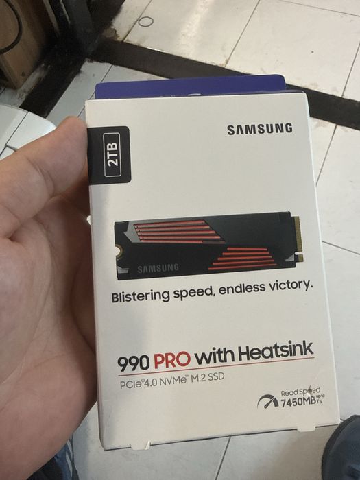 SSD Samsung 990 PRO 2TB cu Heatsink PCIe 4.0 NVMe Nou