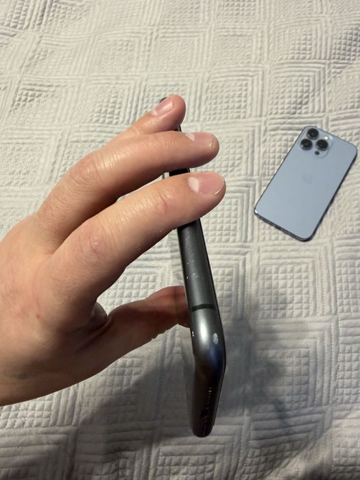 Продам Iphone 11