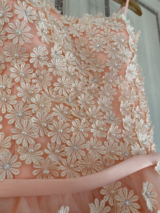 Платье со шлейфом