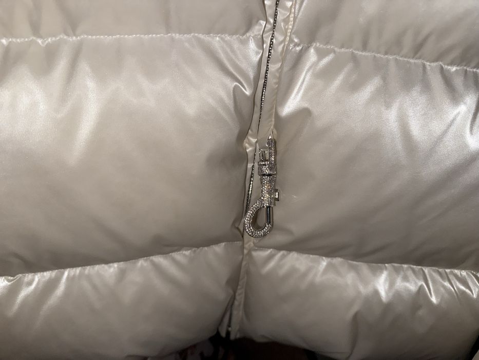 Miss Sixty зимно бяло яке с естествен пух и Сваровски елементи.
