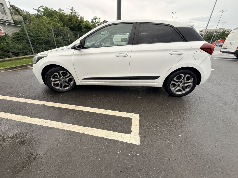 HYUNDAI i20 2020 — imagine 4