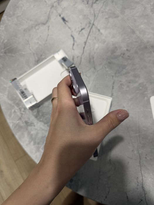 Продам Iphone 14