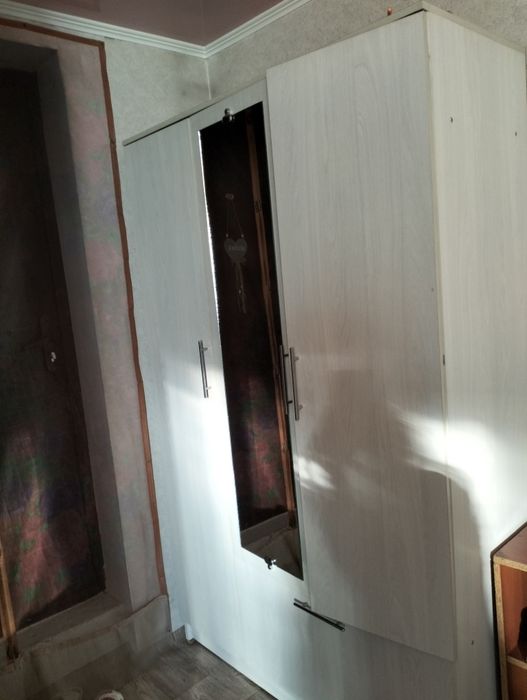 Срочно продам шкаф