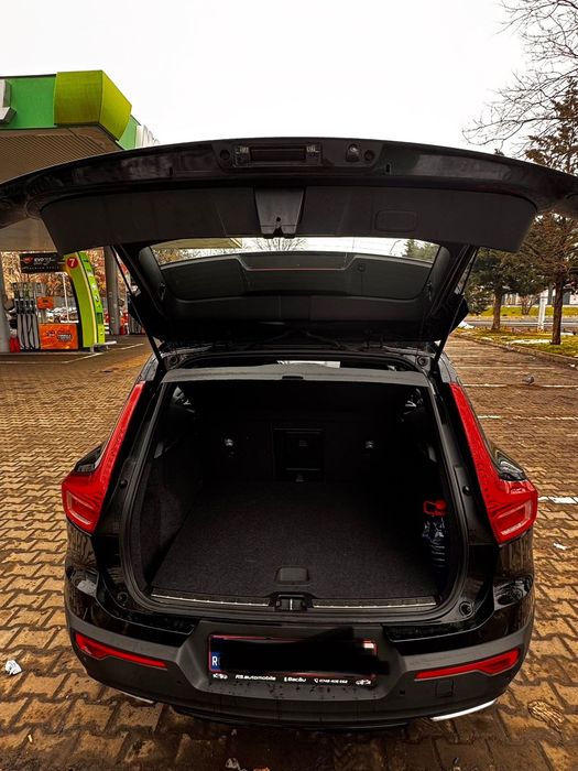 Volvo XC 40 R-Design 2.0 Benzina 190 cp