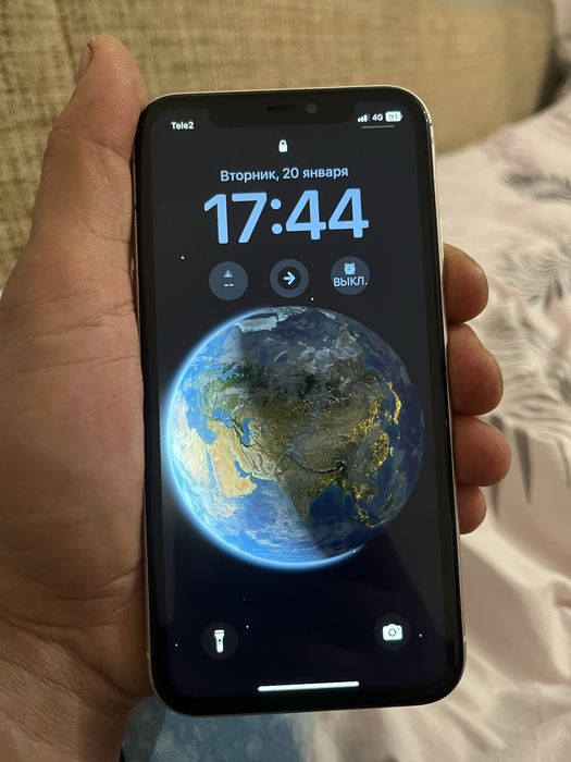 Продам Айфон 11 64гб