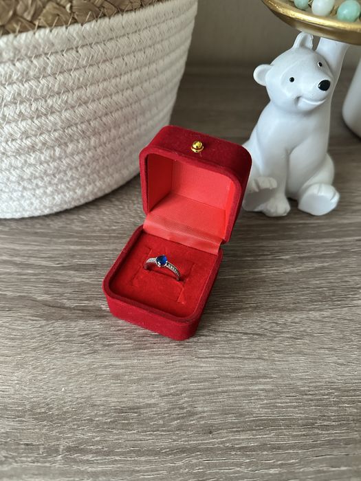 Продам серебряное кольцо