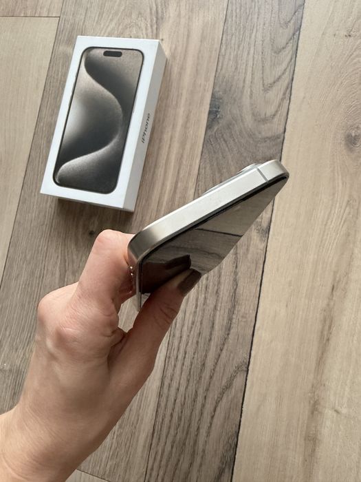 iPhone 15 Pro 256 GB Natural Titanium