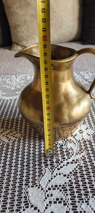 Масивна бронзова кана