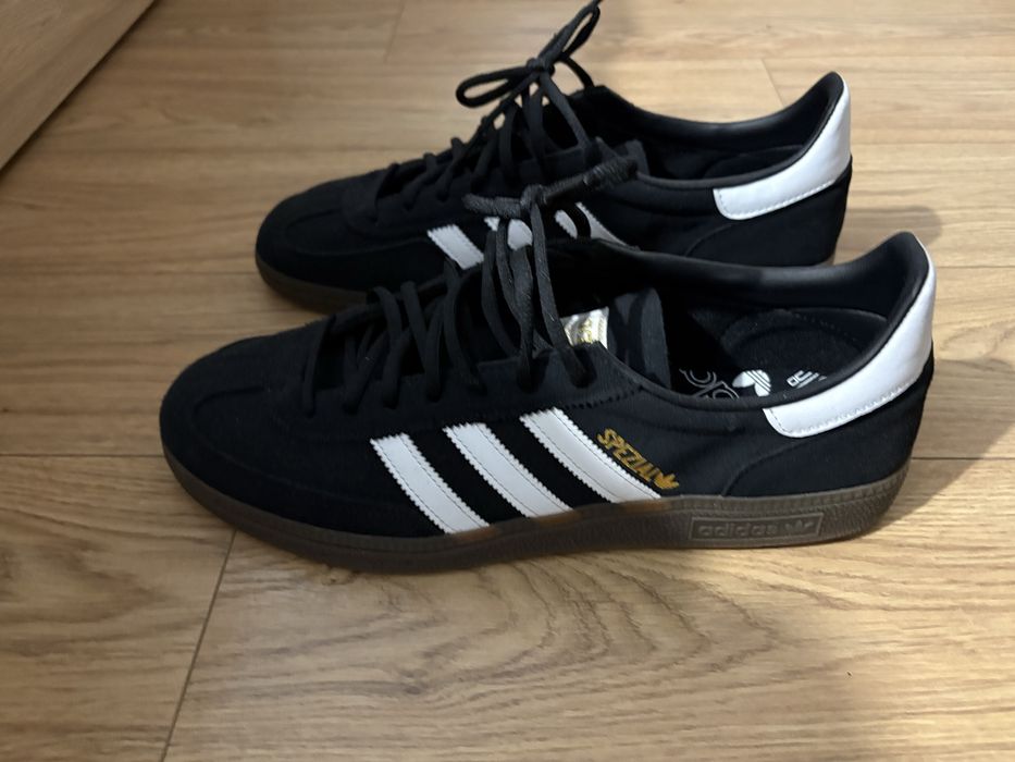 Продавам Adidas Spezial