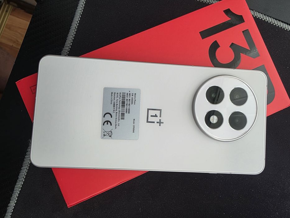 ONEPLUS 13.12 gb,256