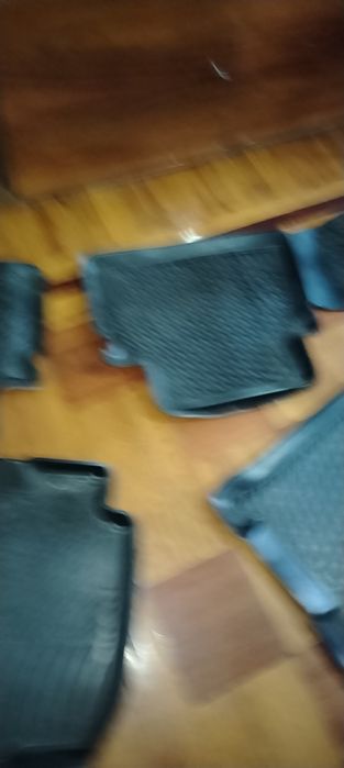 Продаются полик для жентры и кобальта новые