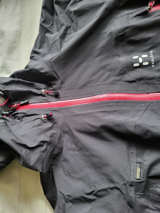 Туристическо дамско яке Haglöfs Gore-Tex XL – оригинално, леко и водоустойчиво в отлично състояние
