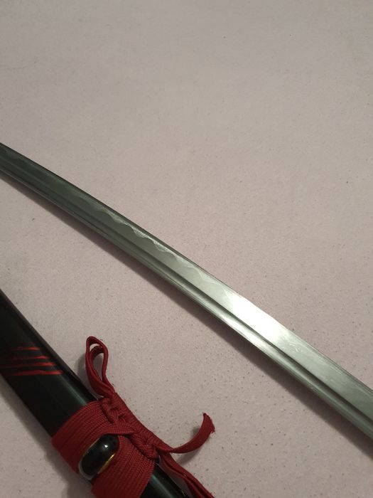 Katana decorativă de colecție – Eleganță și putere într-o singură pies