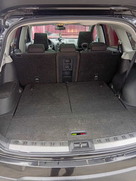 Nissan Qashqai +2 2010