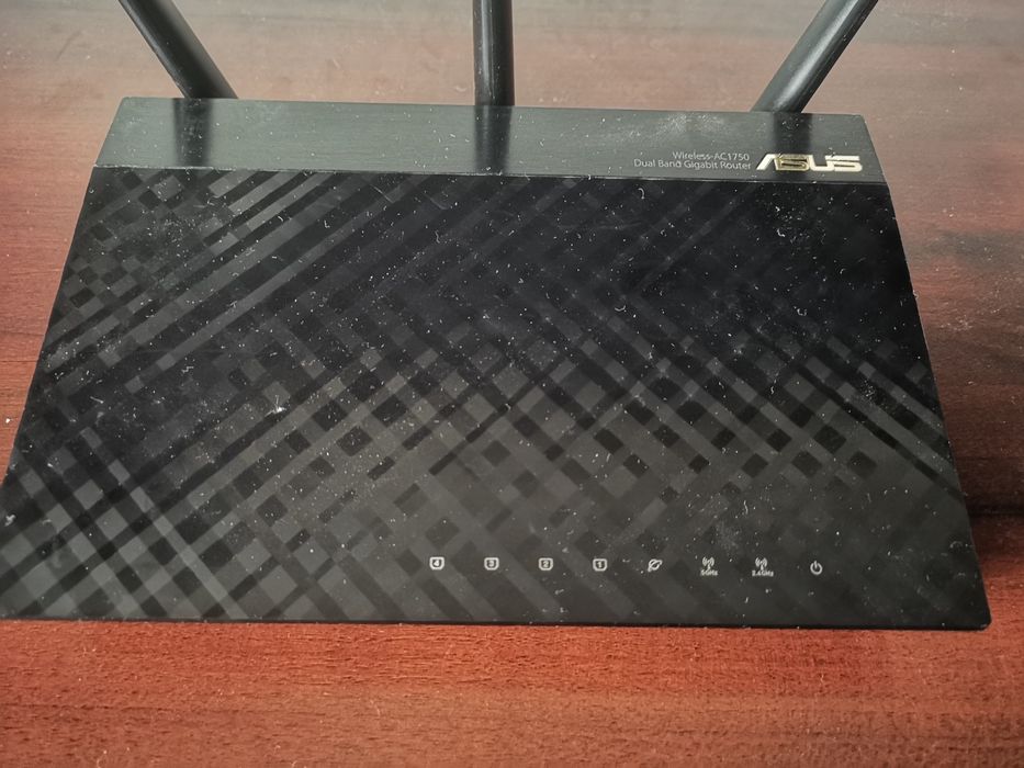 Router Gigabit Dual Band Wireless AC1750 ASUS RT-AC66U 3 antene