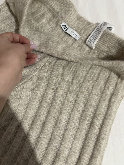 Pantaloni cu continut de lana Zara