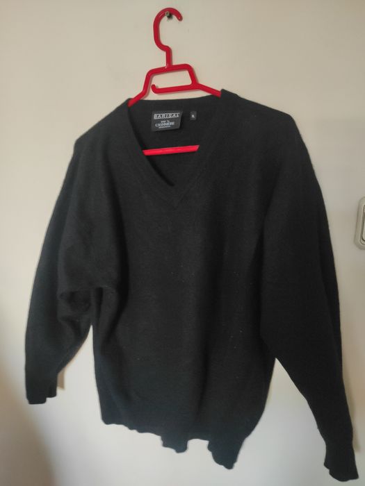 Pulovere, jersee, mărimi diferite, modele diferite, culori diferite