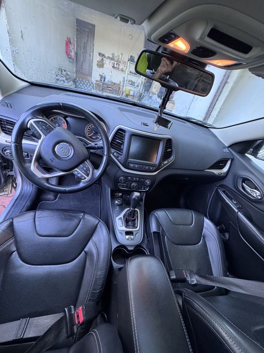Vand Jeep cherokee